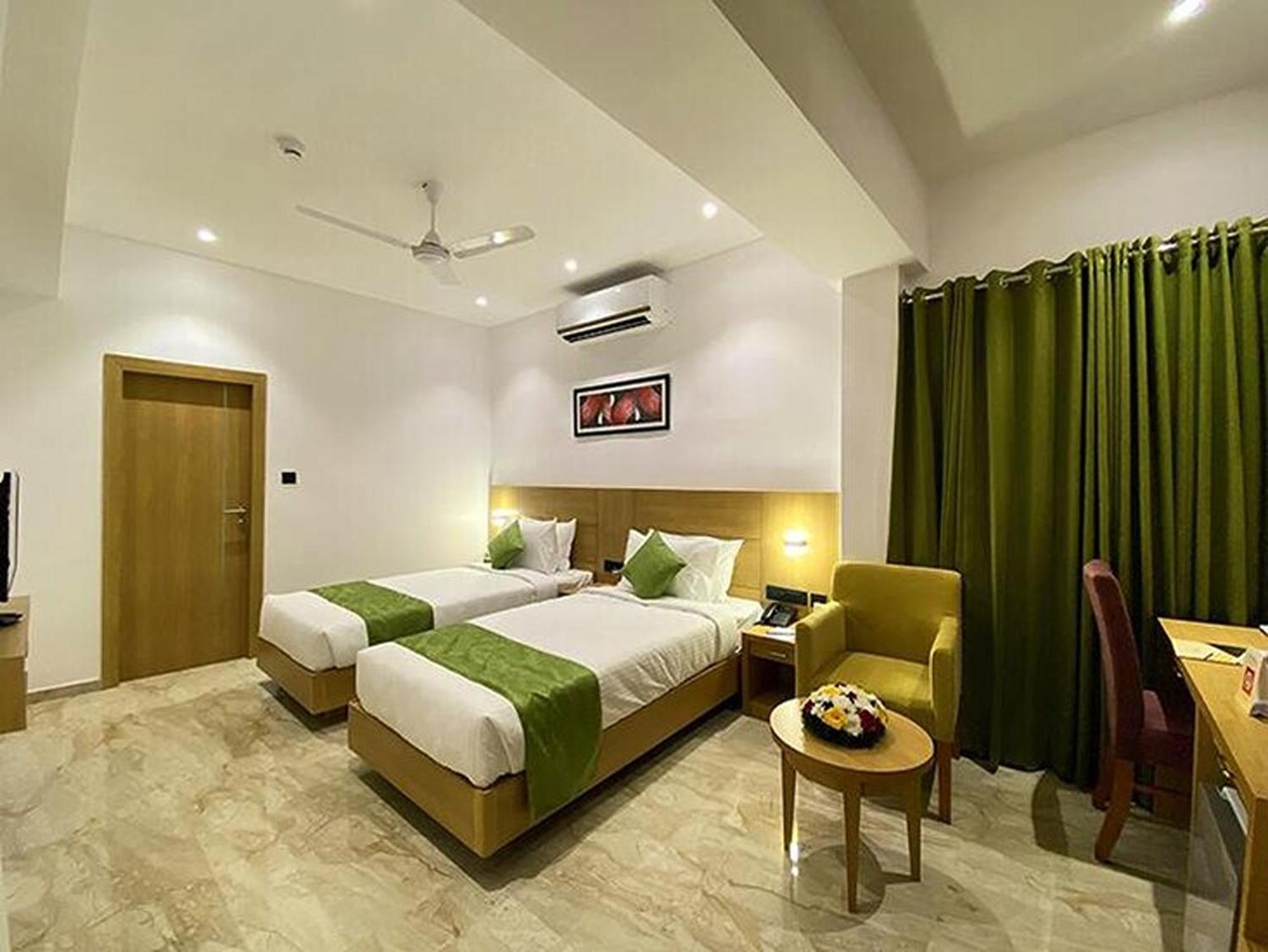 Park Residency Kodungallur Thrissur Exterior foto